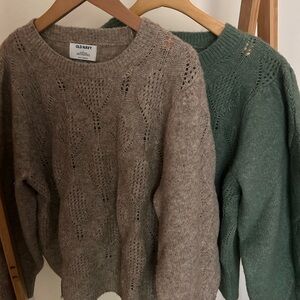 Two Old Navy Women's Sweater - Forest Green- beige
